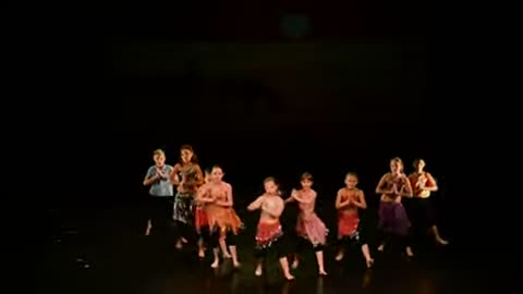 Waka Waka - 8 years old kids from Pilsen theatre (first rehearsal)