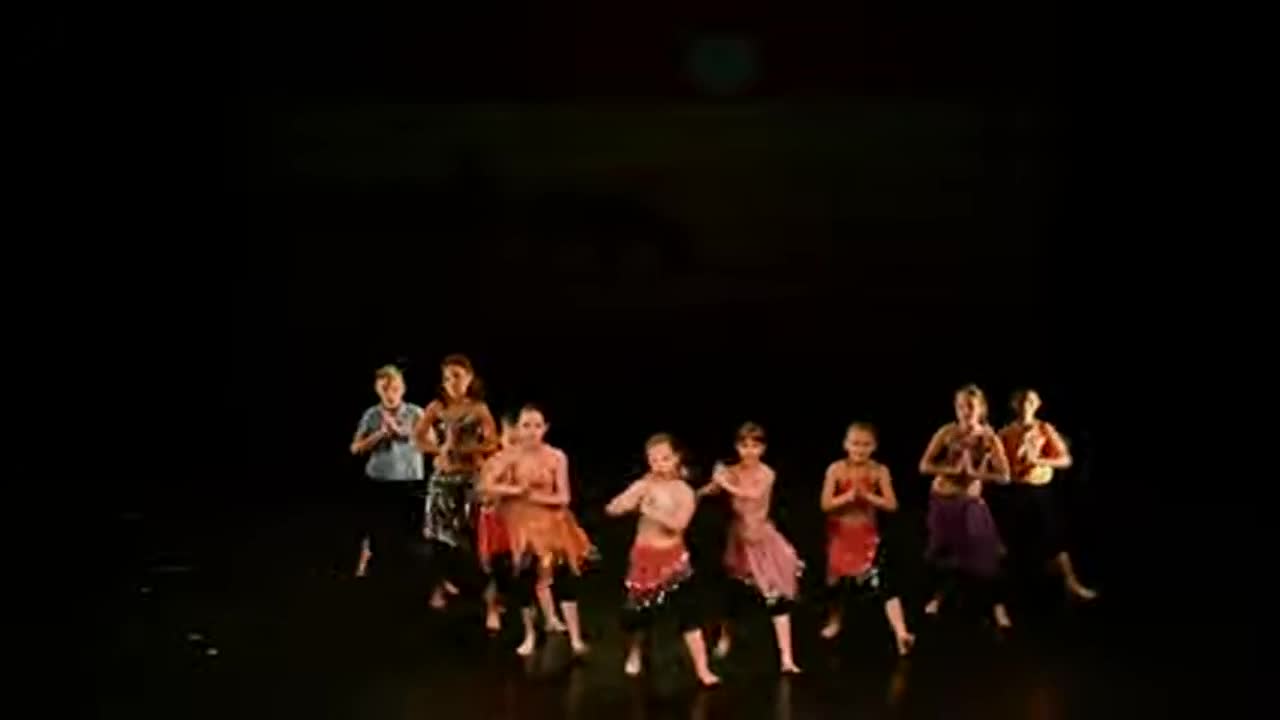 Waka Waka - 8 years old kids from Pilsen theatre (first rehearsal)