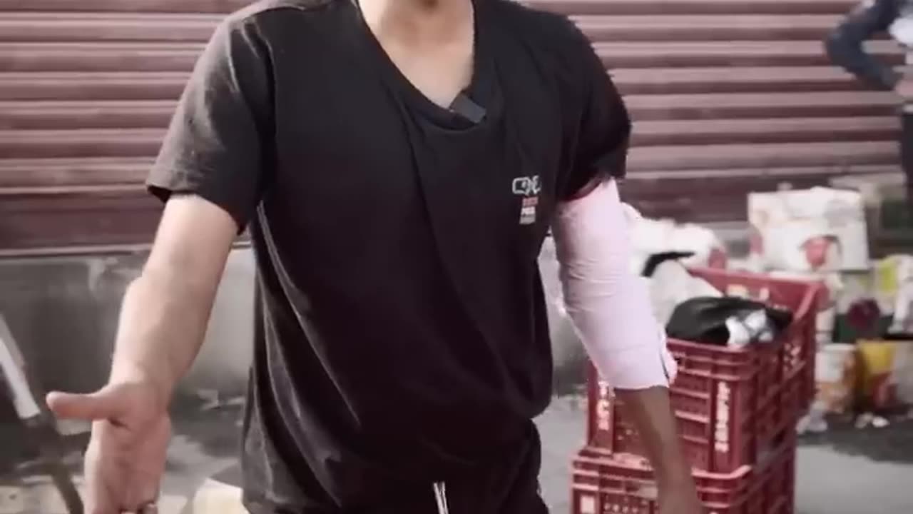 Kele 🐣🐣 wale ko aya gussa