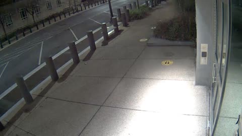 8493OHOB01DStreetDoorExterior_2021-01-05_02h00min00s203ms.mp4