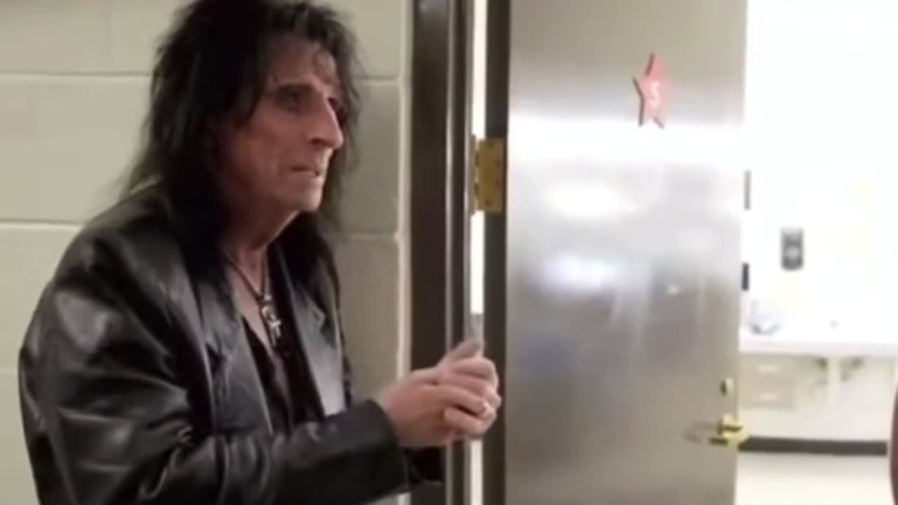 Alice Cooper Talks About Jesus Christ