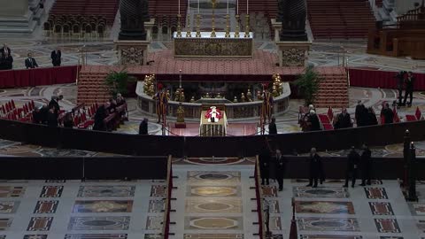 Sergio Mattarella and Giorgia Meloni pay respects to Pope Benedict
