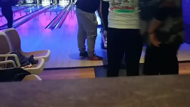 BOWLING NIGHT at SADDLEBACK LANES in MISSION VIEJO, CALIFORNIA: Winter 2022