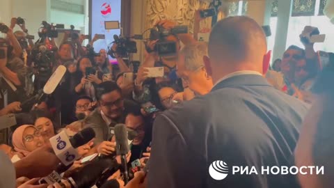 Mr Lavrov is a rockstar! So much for the "isolated" Russia... Follow my channel