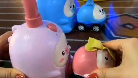 permainan anak-anak, ada balon,mobil dan lainnya