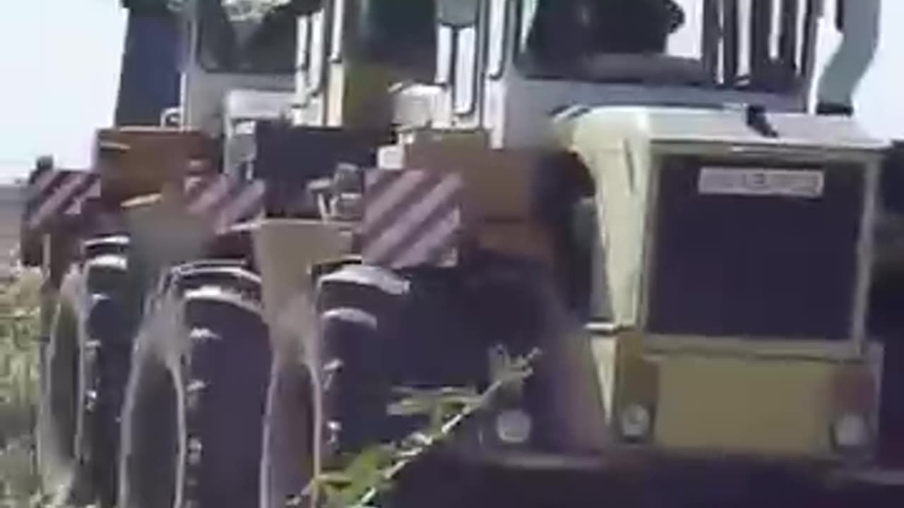 Tractors Working Together ##❗❗