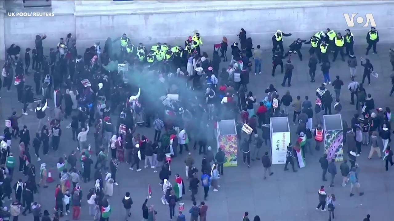 Police clash with pro-palestinian protesters