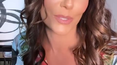 Deborah Secco fala sobre o convite a Giovanna Ewbank para um trisal