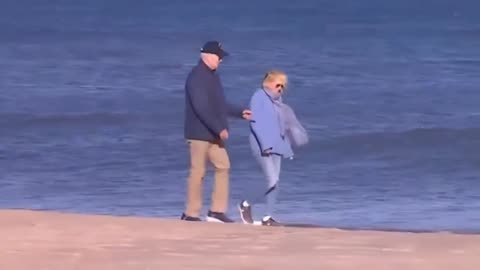 Joe🤦‍♂️And🤦‍♀️Jill🚶‍♂️Walking🚶‍♀️Along👉The🏖️Beach🏖️👀🤪😎