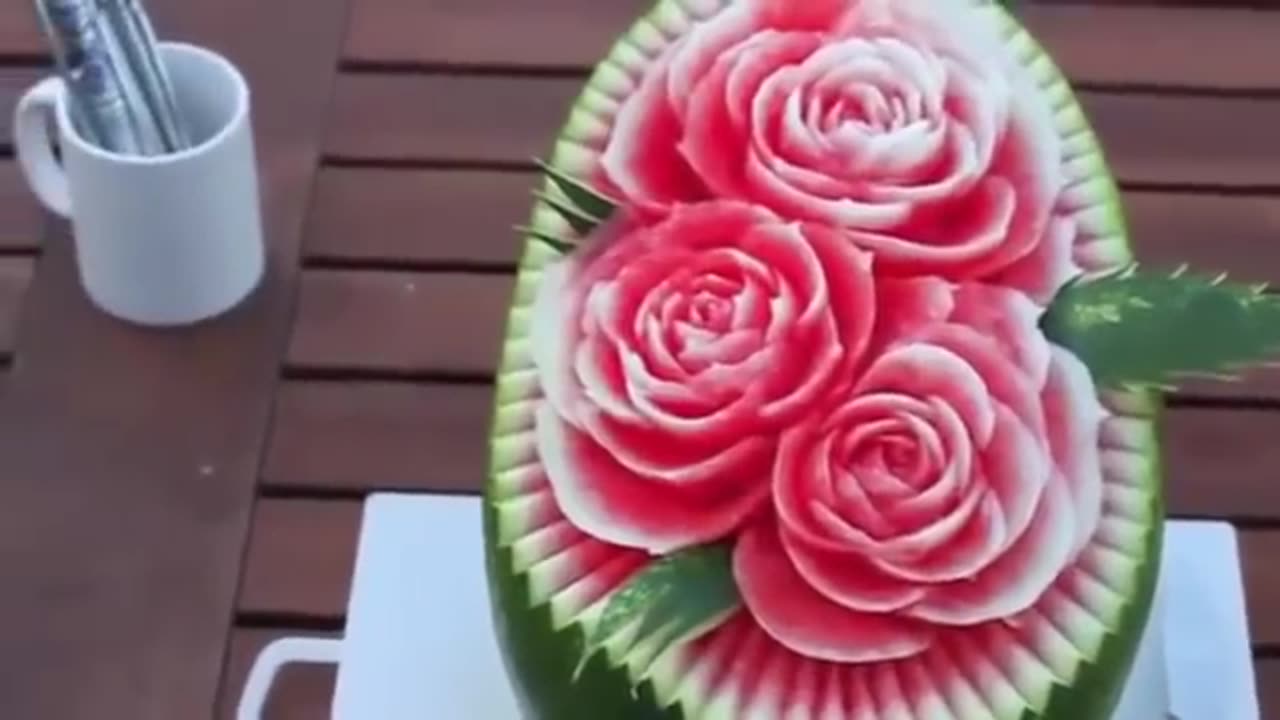 Making flower of cutting water melon