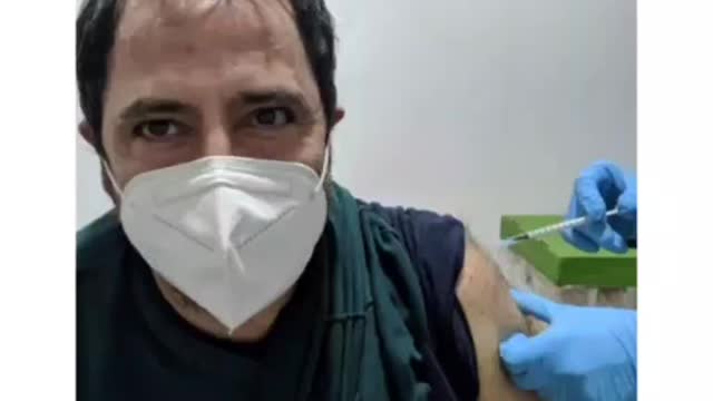 Professore anti no-vax muore