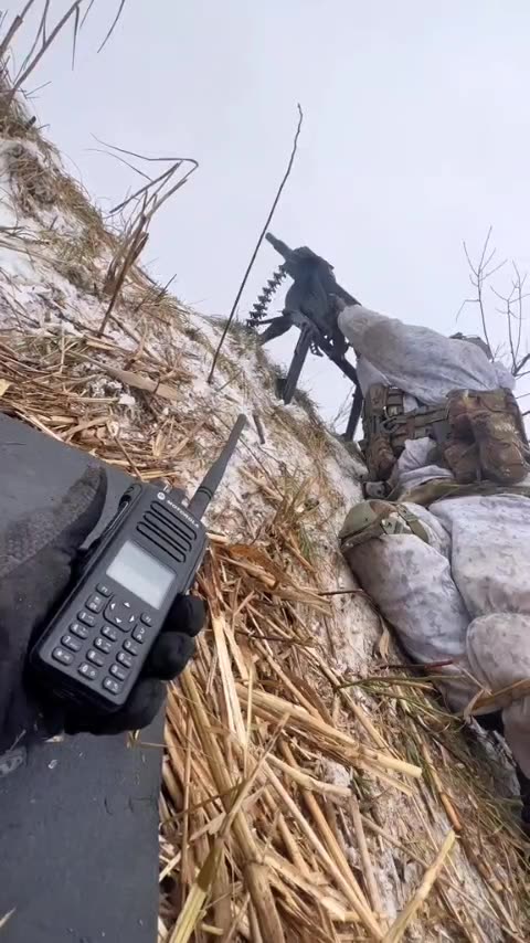 Ukrainians Rain 30mm Grenades Down on Russians