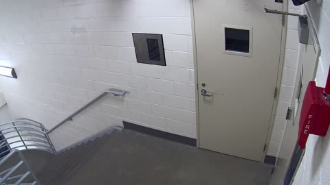 1712HQOB07Stairwell7-S_2021-01-05_02h00min00s873ms.mp4