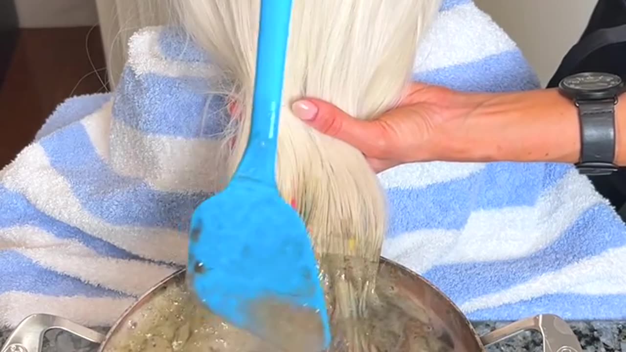 She boiled her hair and it changed colour