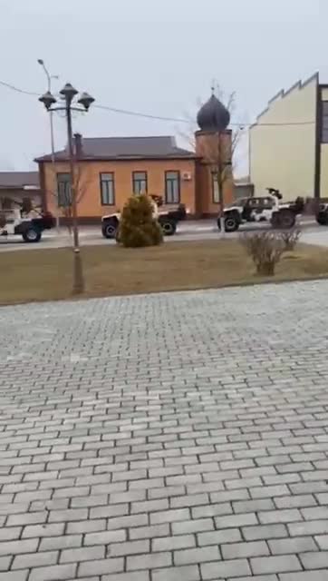 More videos from yesterday, chechan units heading to Ukraine
