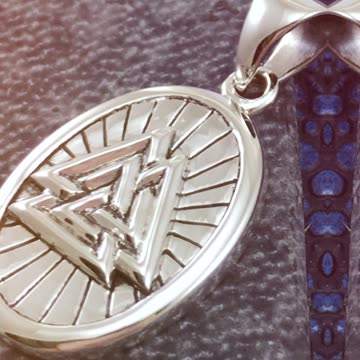 Viking Valknut Oval Pendant