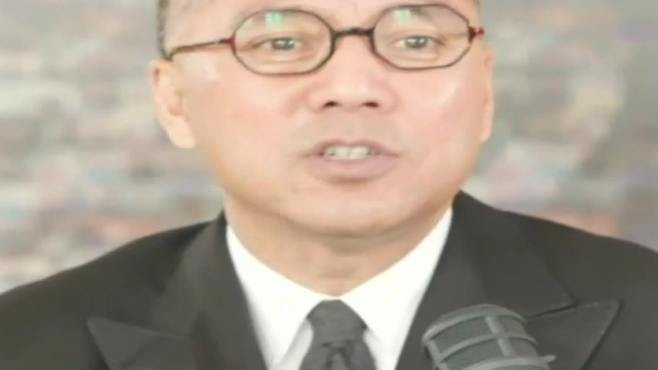 20211210文贵先生直播： #习近平 家就他和他老婆有中国护照，习近平没了，家人就像被蝗虫吃掉的食物一样，这就是共产党所有家人的结果。