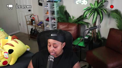 Chrisean changed her BOOKING details to MILF MUSIC.