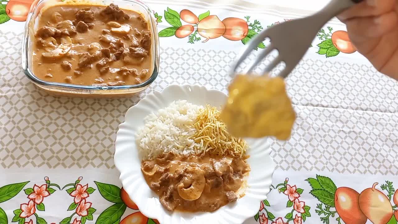 Estrogonofe de Carne na panela de pressão| Receita Prática e Deliciosa