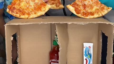 Comment ca doit être pas bon de tremper sa pizza dans due deentifrice 😂😡