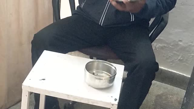 Food eating fanny