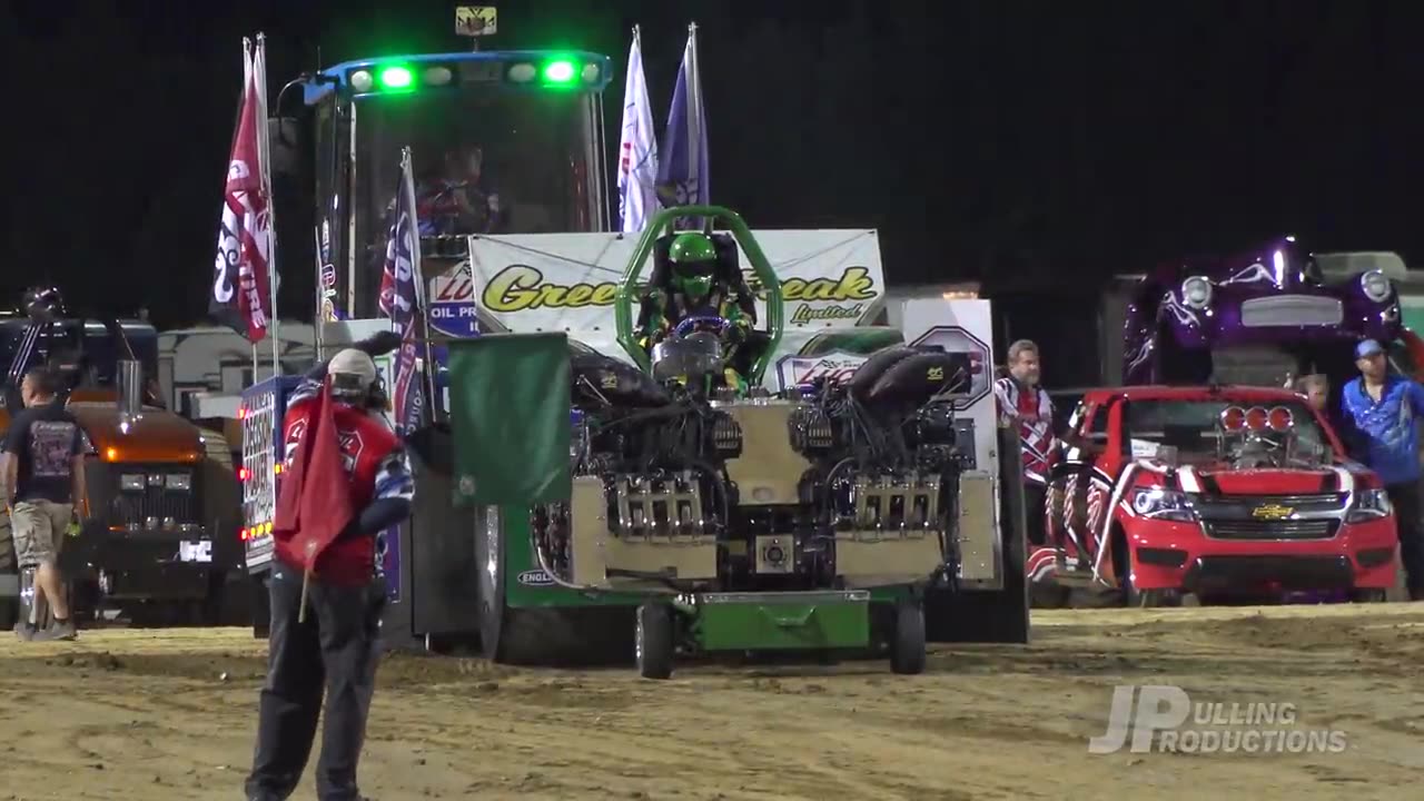 Tractor & Truck Pulling Mishaps - 2021
