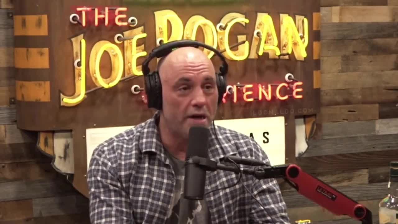 Rogan Gives Advice to CNN to 'Not Suck so Bad'