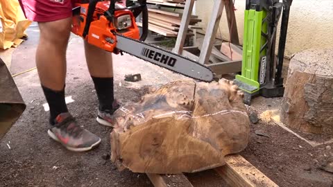 Carving a Rhino From Epoxy Resin & Walnut Burl4