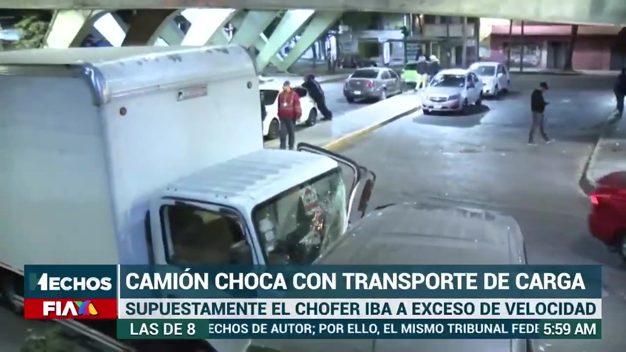 💥 Un camión de 3.5 toneladas chocó con otra unidad de carga, supuestamente por exceso de velocidad