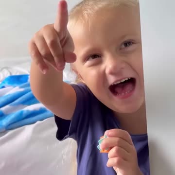 Anyway, he love his sister 😍😍😍