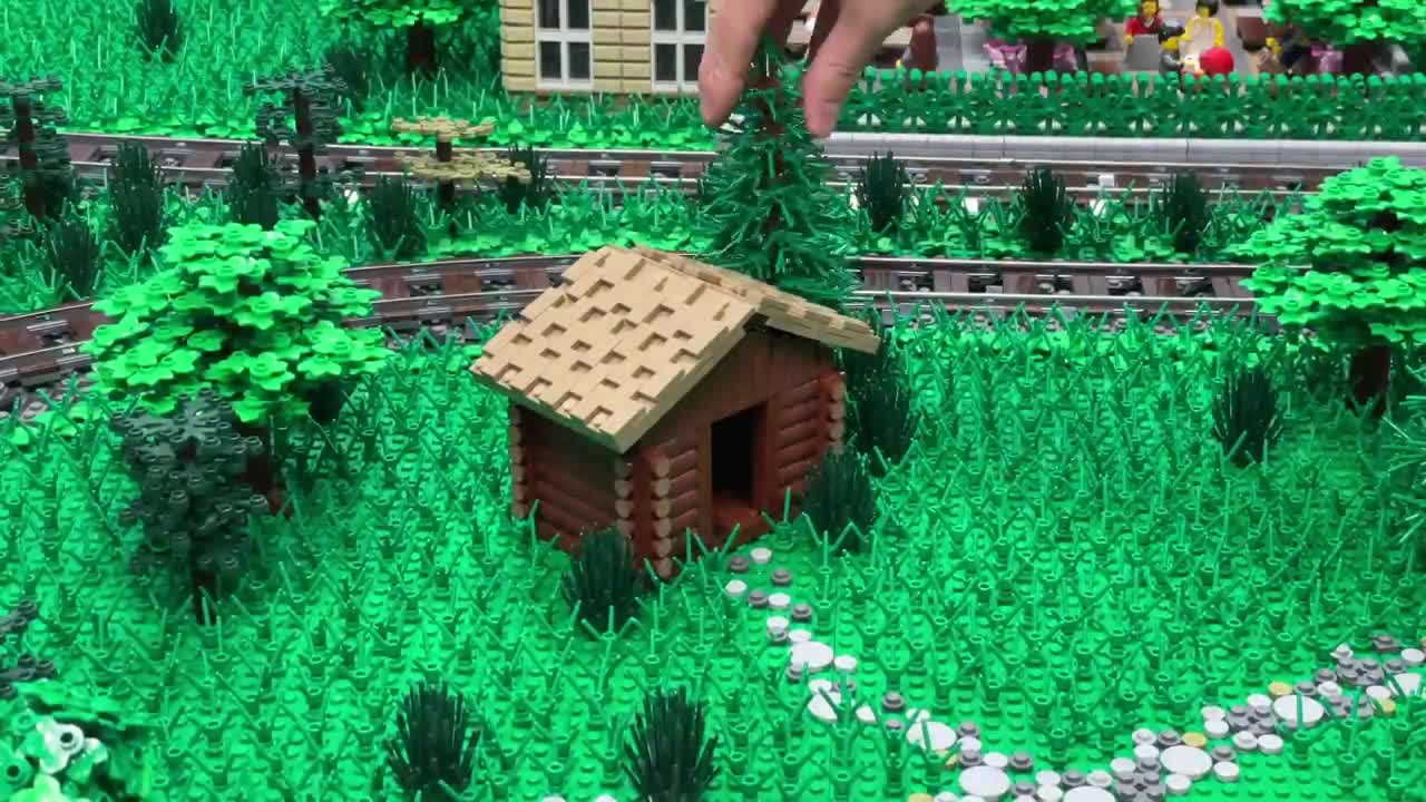 A Timelapse video. Building a LEGO CITY