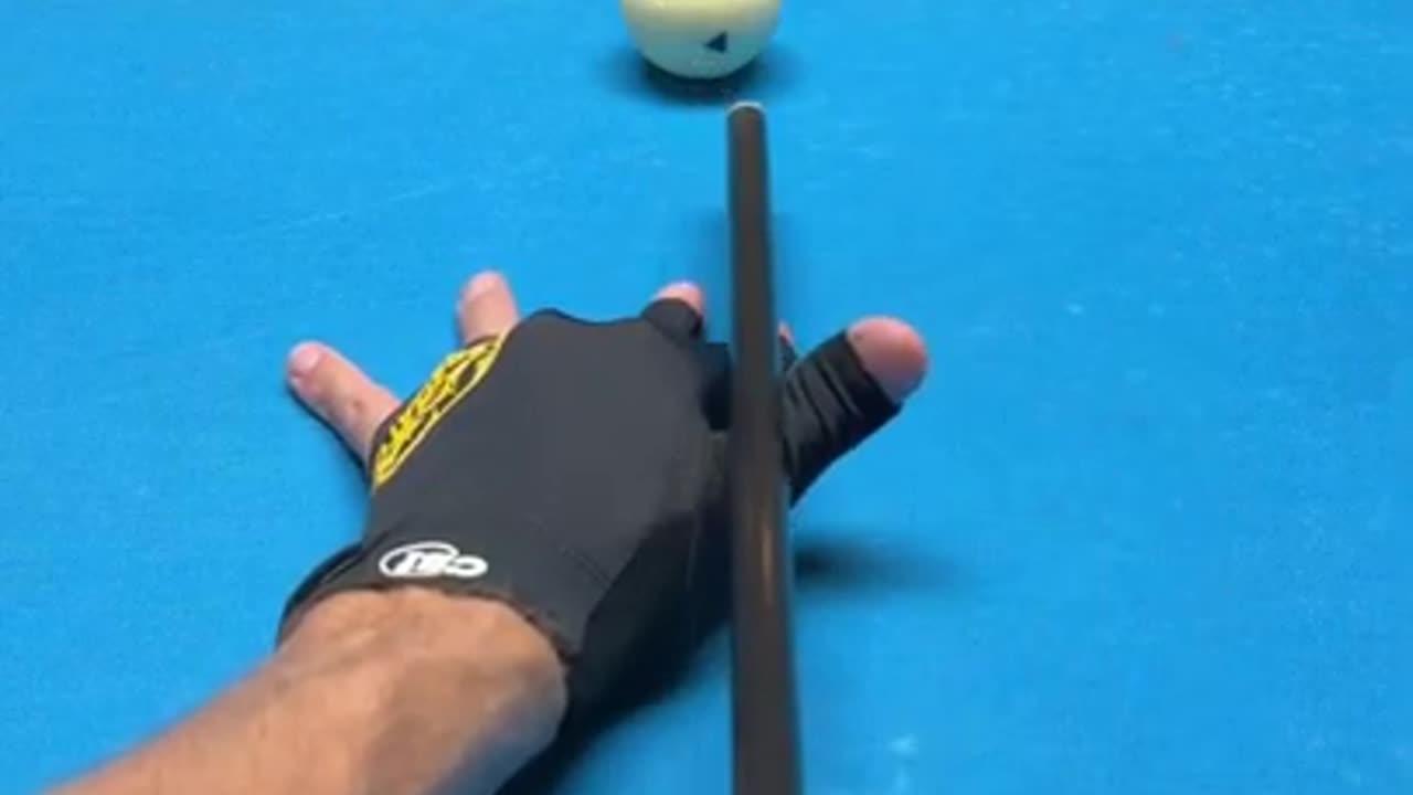 Tips on how to hold a Cue