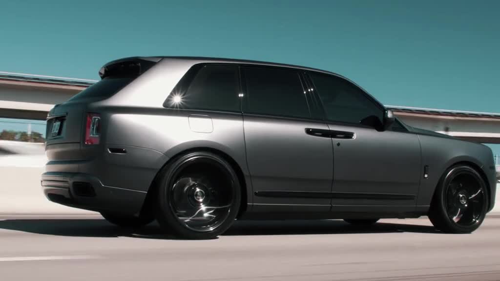 Rolls Royce Coolinan SUV ceiling