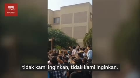 Universitas Iran demo menentang pemerintah