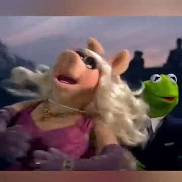 MISS PIGGY & KERMIT THE FROG 🐸