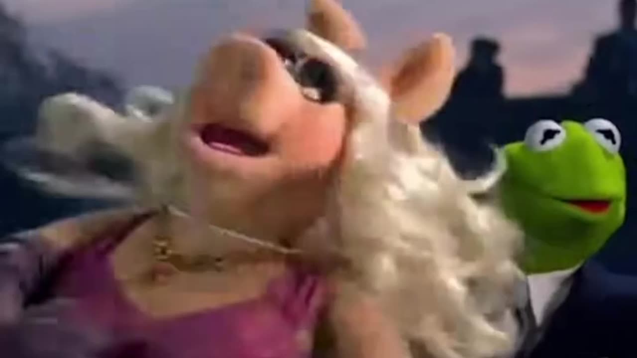 MISS PIGGY & KERMIT THE FROG 🐸
