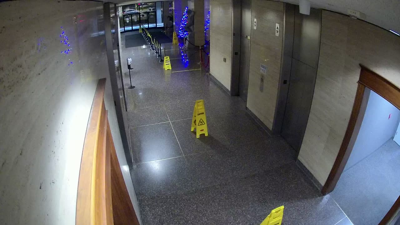 8003FCOB01ElevatorLobby_2021-01-05_21h00min01s953ms.mp4