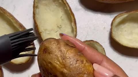 Crispy Loaded Baked Potato skins, It’s finger licking good.🌰 #shorts