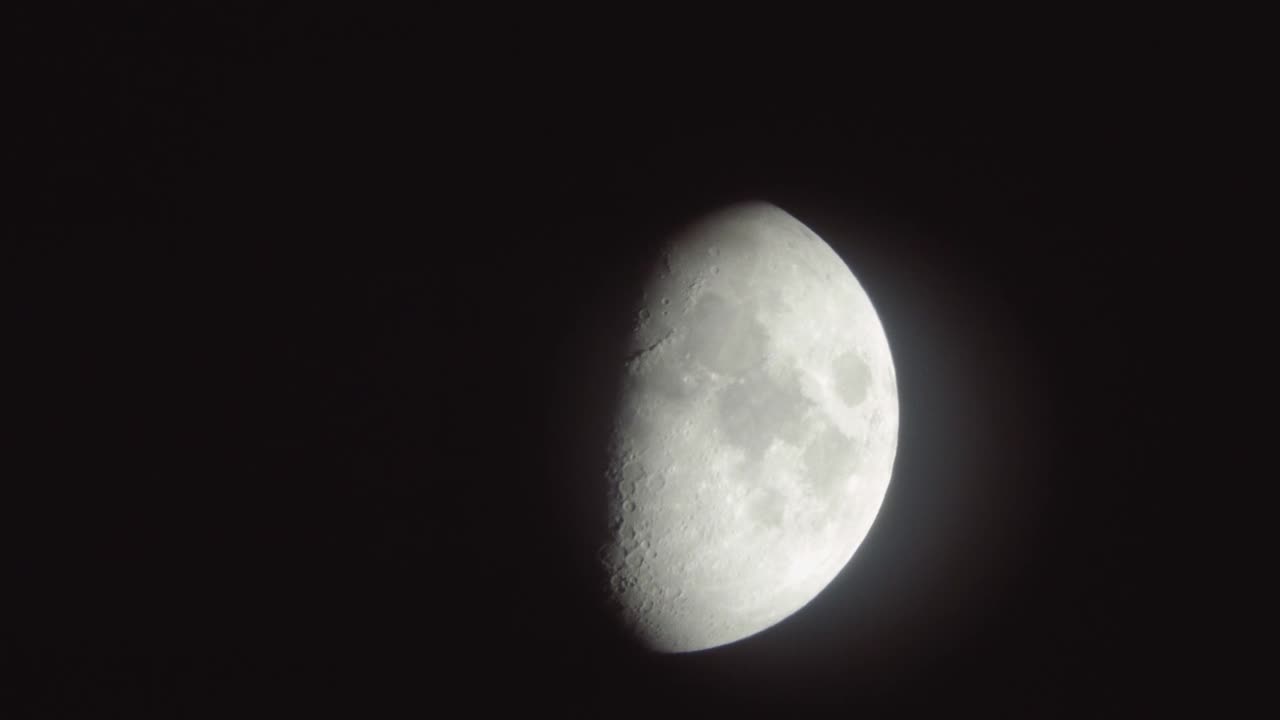 Moon Footage : A Breath Taking View