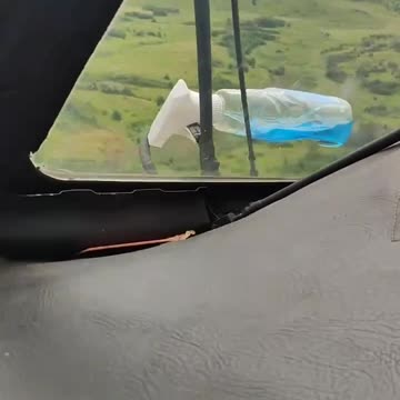 Spray de limpeza à mão foi esquecido em parabrisa de helicóptero