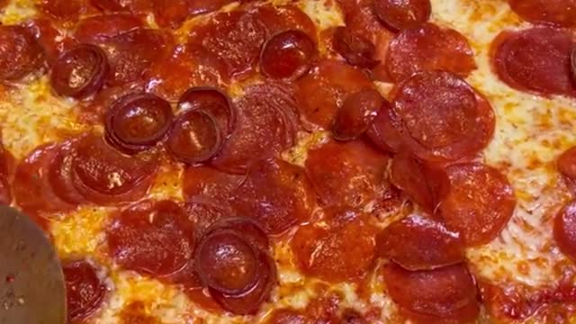 The superior pizza topping according to Las Vegas is pepperoni.