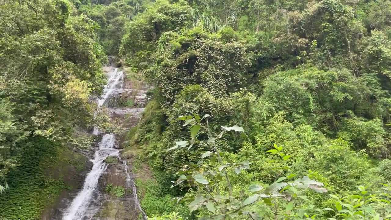 Lauke waterfall near kakani.