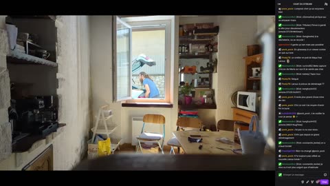 2023-07-03 (3bis.3+4bis) - Attaque d'abeilles - Twitch Publicités + Kick Triskel (version avec chat)