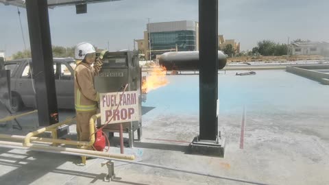 HOW TO USE 🧯FIRE EXTINGUISHER & CONTROL THE FIRE