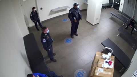 8030FCOB01128BadgingWaitingArea_2021-01-06_20h40min01s247ms.mp4