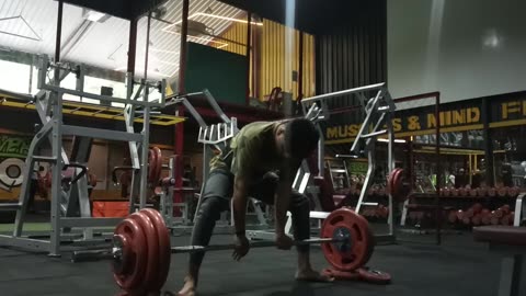 Lifting 130kg sumo deadlift