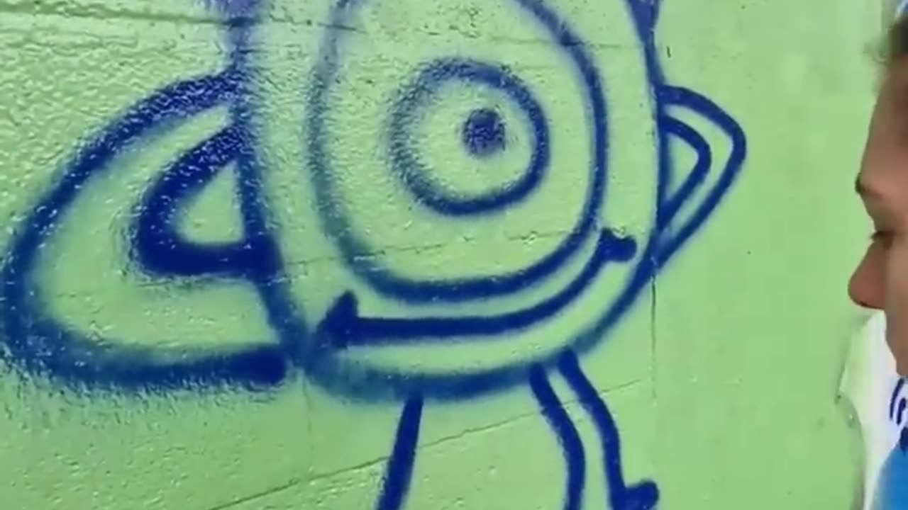 SPECIAL DISNEY 2 ✨ Guess Who is it by Oupa ! Tuvoi 😅 #funny #viral #graffiti #trending