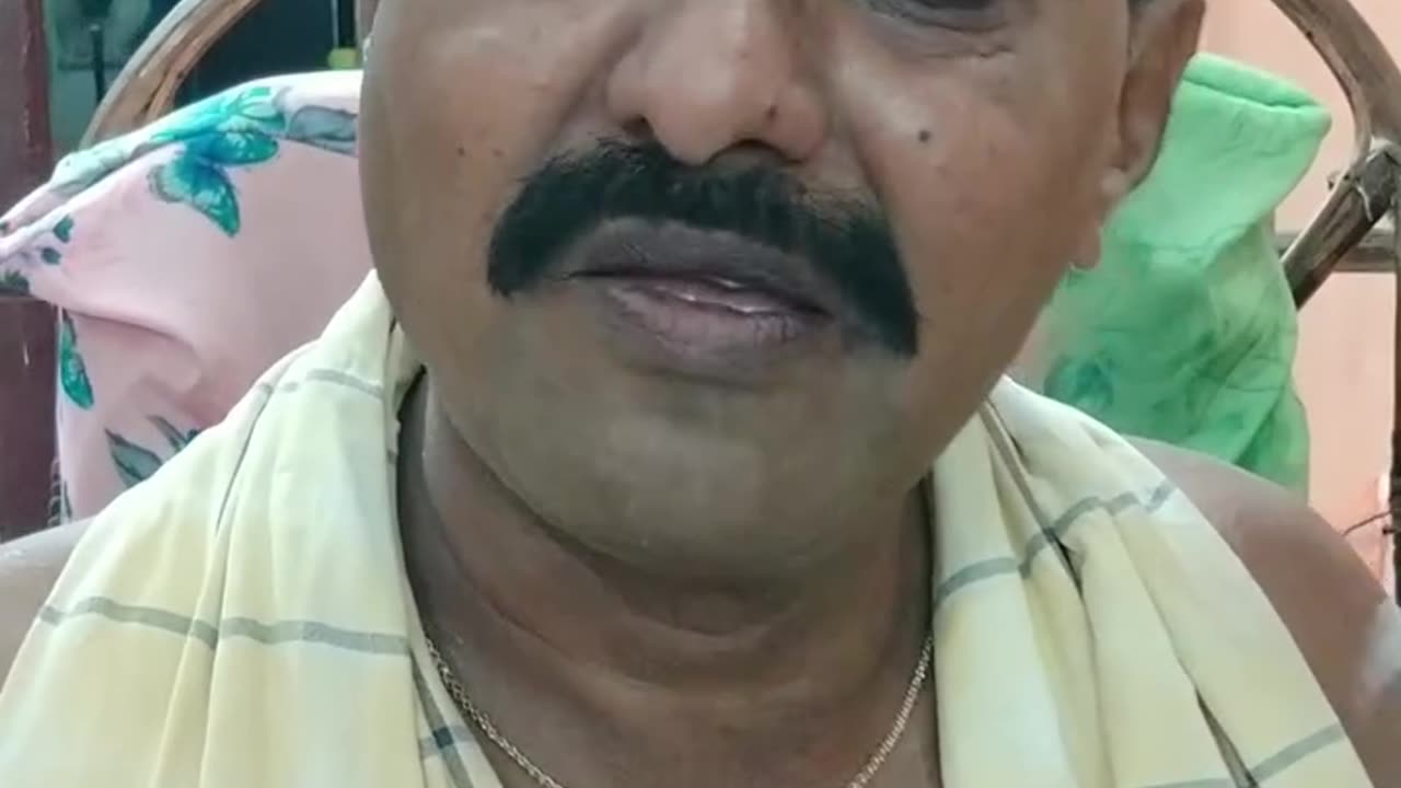 Lakshmeem ksheerasamudraraajathanayaam ||