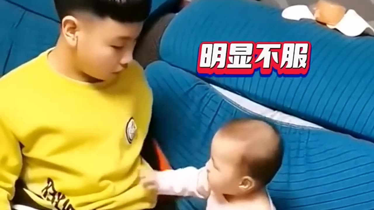 Cute baby fighting with his brother - amazing cute babies video