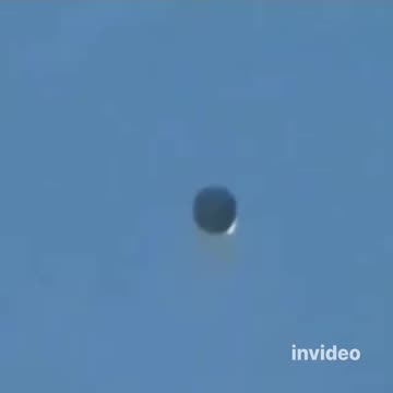 Check this UFO !!!. Clear picture! They are here !!! 😲😲😳
